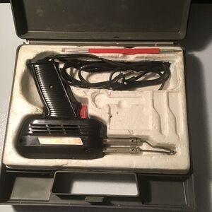 Vintage Weller 8200 Universal Soldering Gun Kit - 100/140W Dual Heat with Case